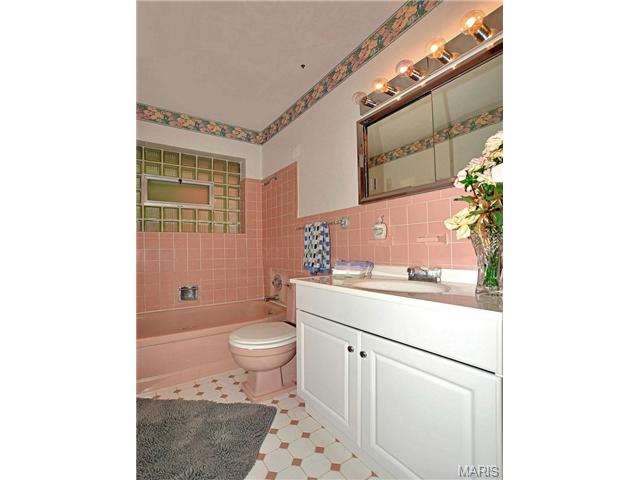 7129 Farley Ave, Normandy, MO 63121 photo 14