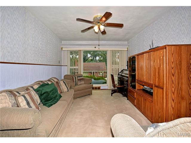 7129 Farley Ave, Normandy, MO 63121 photo 4