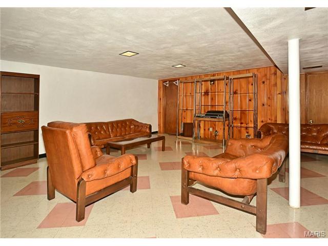 7129 Farley Ave, Normandy, MO 63121 photo 17