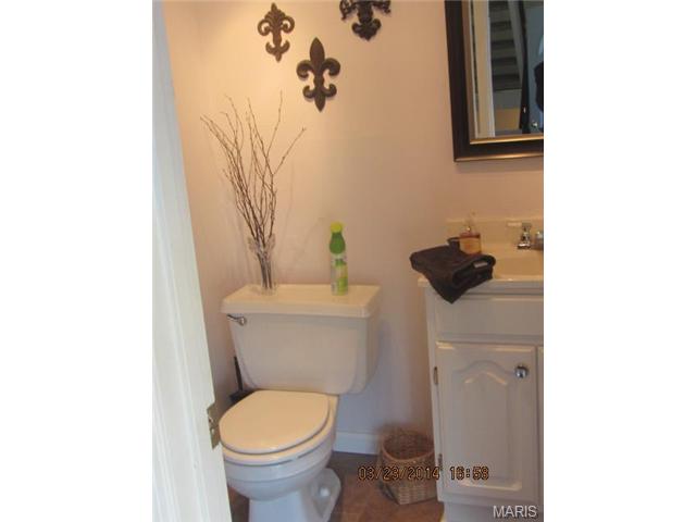 211 Braeshire #C, Ballwin, MO 63021 photo 12