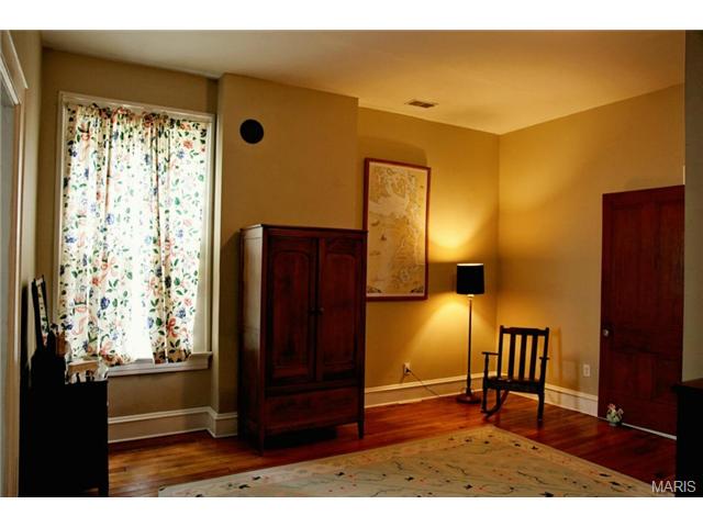 1310 Wright St, Saint Louis, MO 63107 photo 26