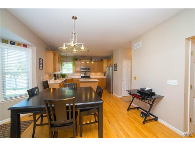 19 Avondale Spring Ct, O'fallon, MO 63368 photo 2