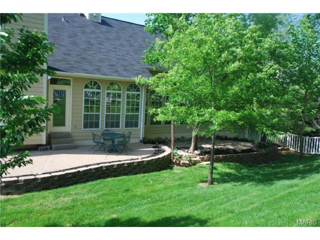 324 Charleston Oaks Ct, Ballwin, MO 63021 photo 2