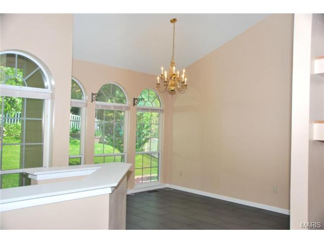 324 Charleston Oaks Ct, Ballwin, MO 63021 photo 5