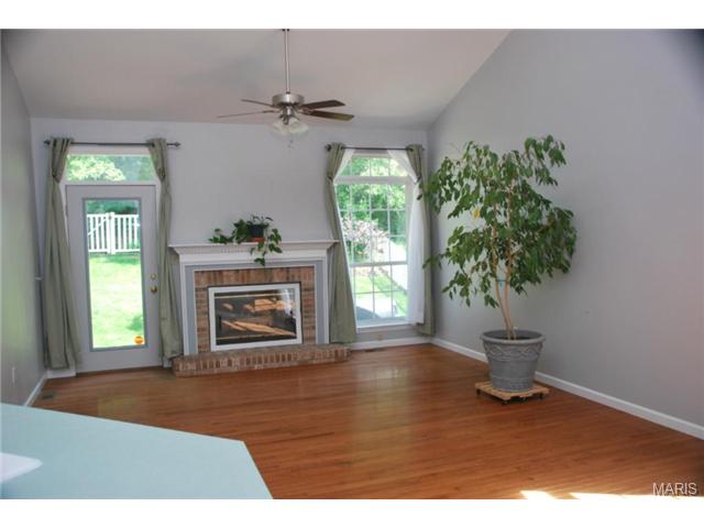 324 Charleston Oaks Ct, Ballwin, MO 63021 photo 9