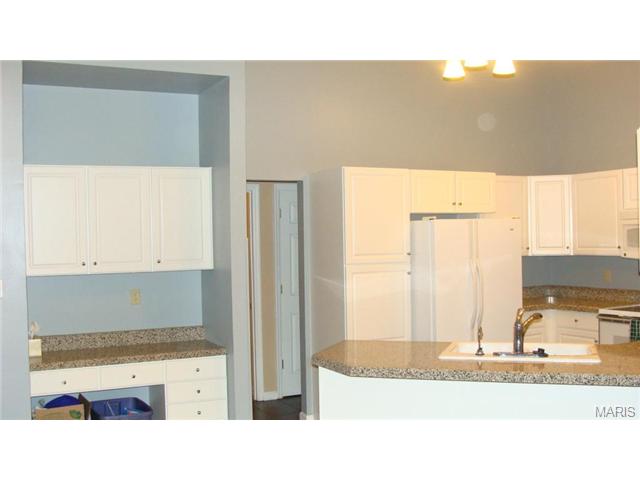 324 Charleston Oaks Ct, Ballwin, MO 63021 photo 8