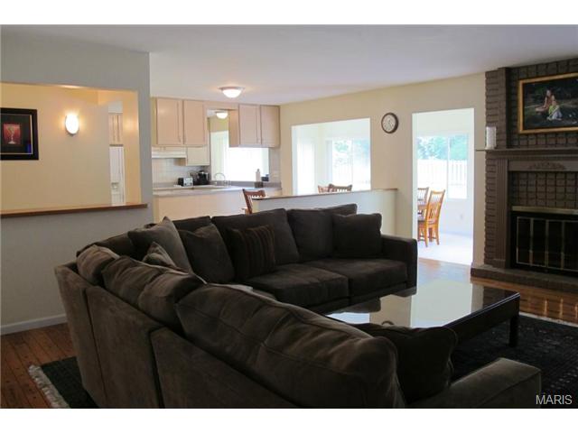 718 Barham Down Dr, Ballwin, MO 63011 photo 11