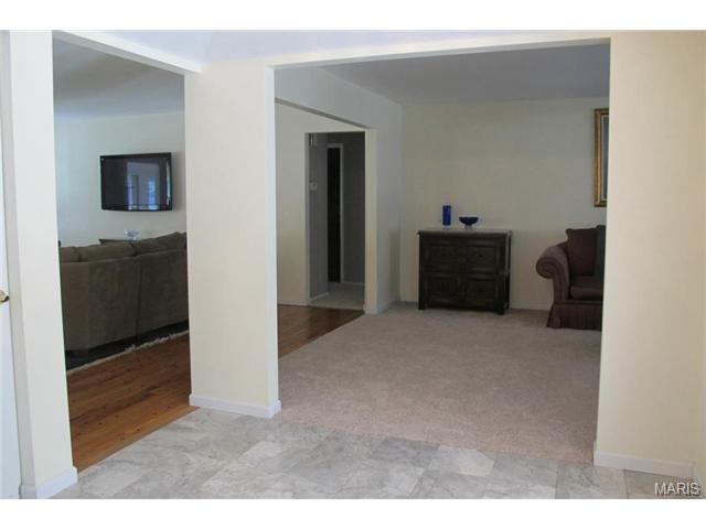 718 Barham Down Dr, Ballwin, MO 63011 photo 7