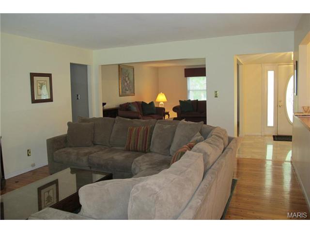 718 Barham Down Dr, Ballwin, MO 63011 photo 13