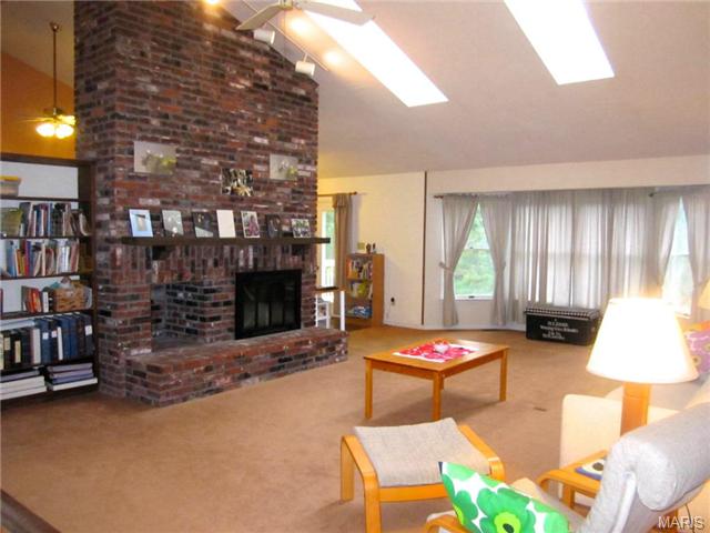 1703 Warmington, Ballwin, MO 63021 photo 2