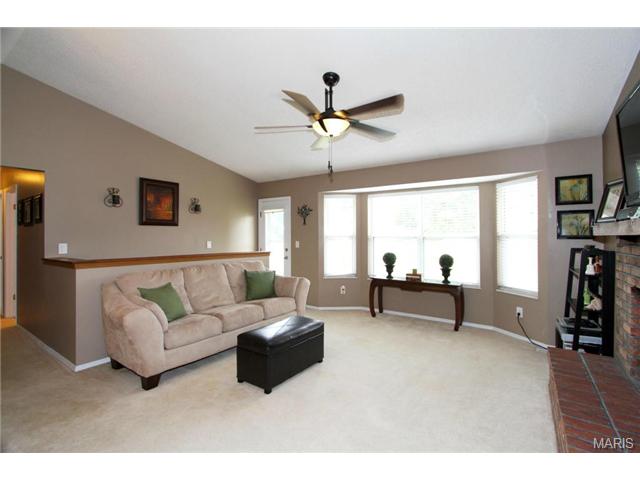 515 Merribrook Ln, O'fallon, MO 63368 photo 4