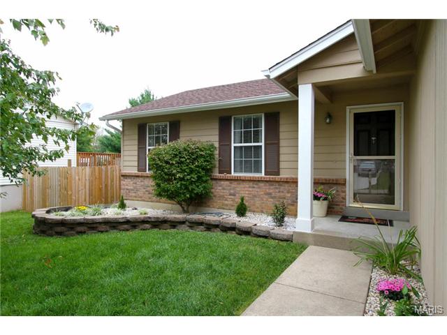 515 Merribrook Ln, O'fallon, MO 63368 photo 2