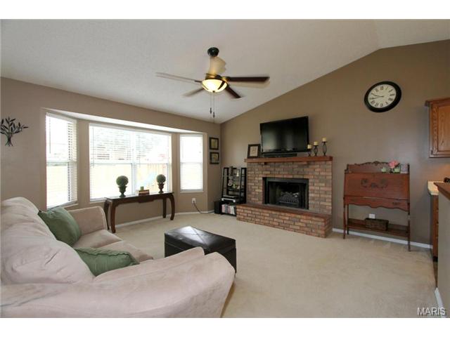 515 Merribrook Ln, O'fallon, MO 63368 photo 3