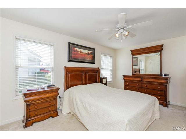 494 Chatham Dr, O'fallon, MO 63366 photo 9