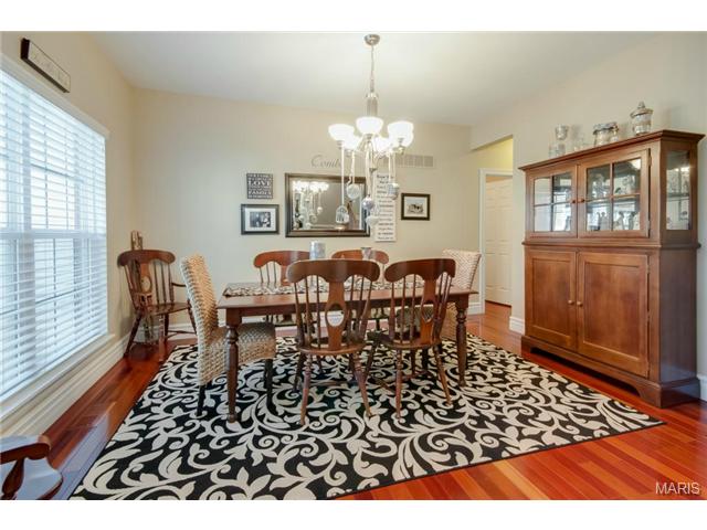 700 Rose Haven Ct, Ballwin, MO 63021 photo 3