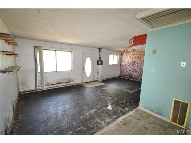 304 Weber Dr, Eureka, MO 63025 photo 2