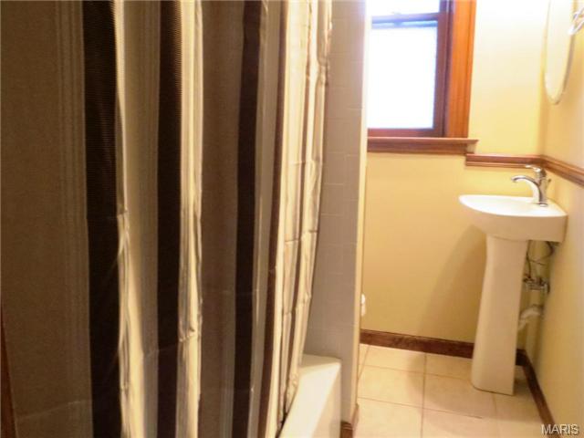 5212 Gresham Ave, Saint Louis, MO 63109 photo 15