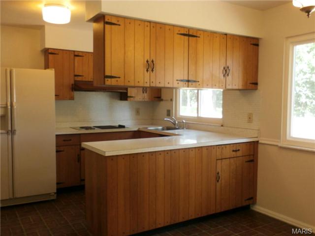 992 Amsterdam Dr, Ballwin, MO 63011 photo 11