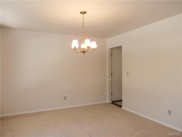 992 Amsterdam Dr, Ballwin, MO 63011 photo 7