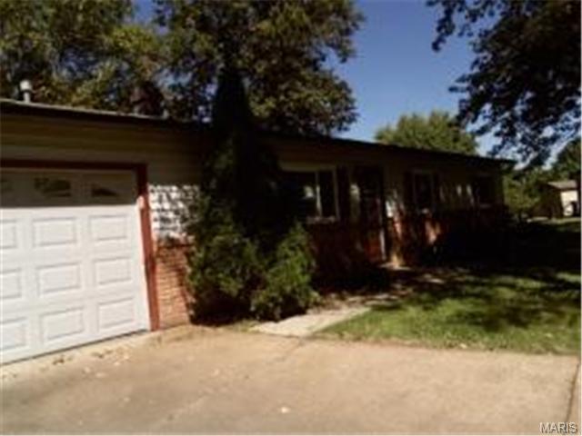 233 Warner Ct, Ballwin, MO 63021 photo 1
