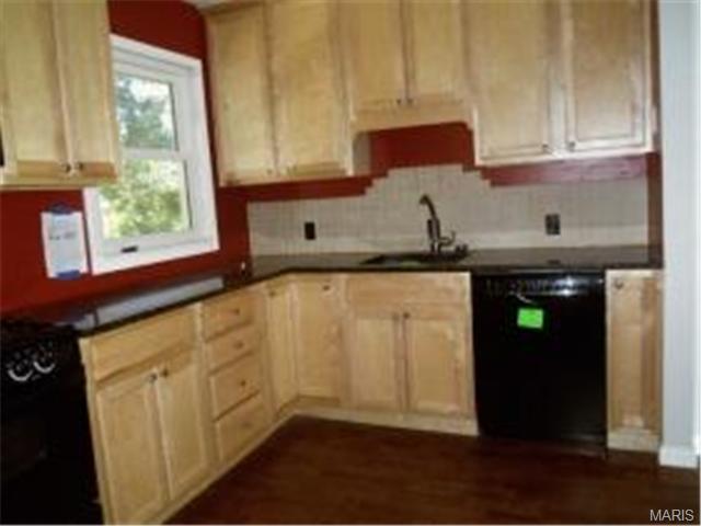 233 Warner Ct, Ballwin, MO 63021 photo 4