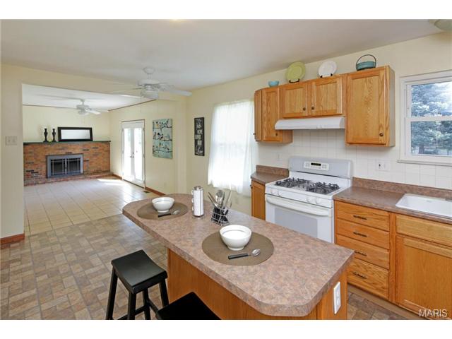 1112 Cypress Dr, O'fallon, MO 63366 photo 5