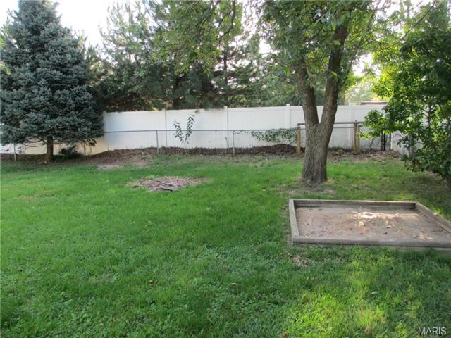1112 Cypress Dr, O'fallon, MO 63366 photo 13