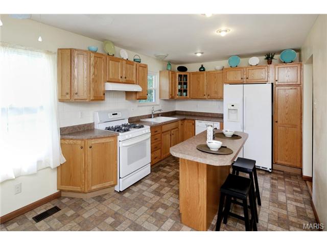 1112 Cypress Dr, O'fallon, MO 63366 photo 3