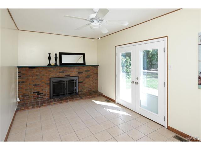 1112 Cypress Dr, O'fallon, MO 63366 photo 4