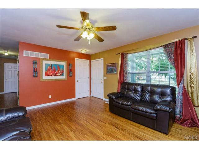 3022 Long Wheat Dr, O'fallon, MO 63368 photo 5