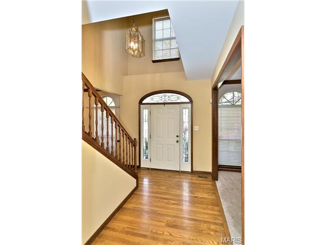 550 Oak Commons Dr, Ballwin, MO 63021 photo 8