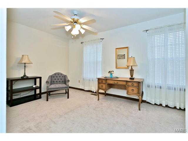 550 Oak Commons Dr, Ballwin, MO 63021 photo 24