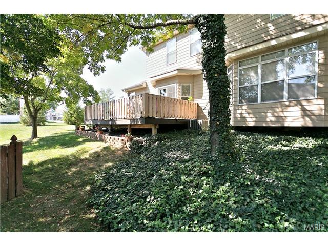 550 Oak Commons Dr, Ballwin, MO 63021 photo 36