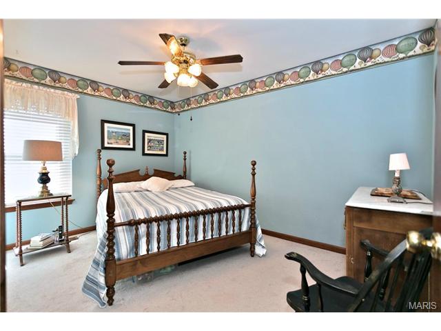 550 Oak Commons Dr, Ballwin, MO 63021 photo 23