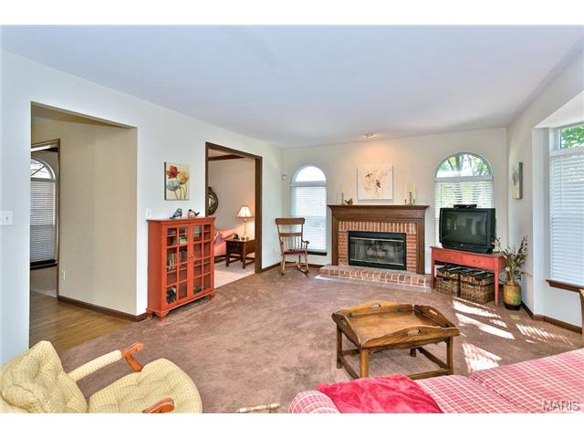 550 Oak Commons Dr, Ballwin, MO 63021 photo 13
