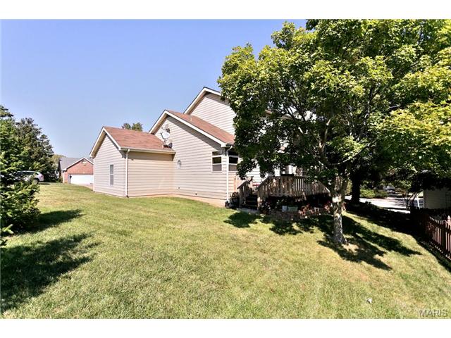 550 Oak Commons Dr, Ballwin, MO 63021 photo 34