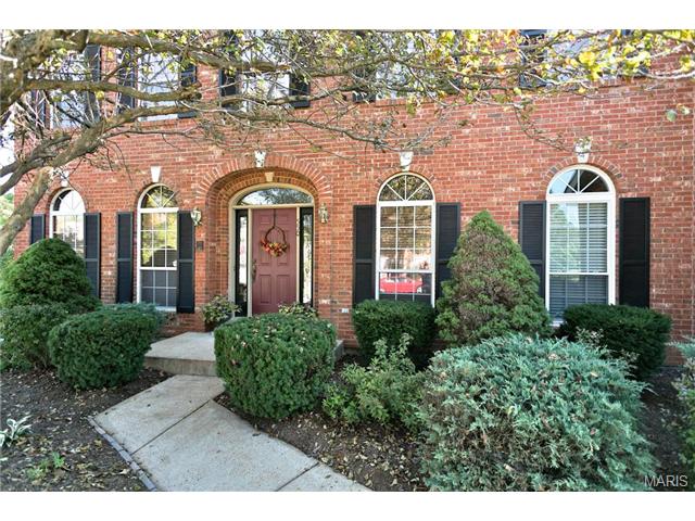 550 Oak Commons Dr, Ballwin, MO 63021 photo 3