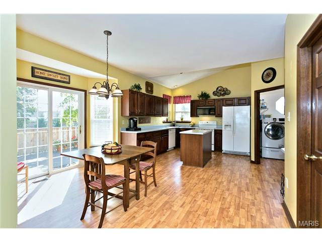 550 Oak Commons Dr, Ballwin, MO 63021 photo 15