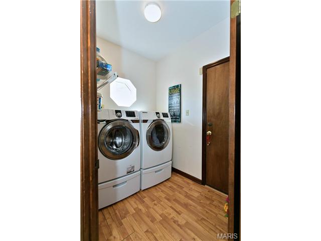 550 Oak Commons Dr, Ballwin, MO 63021 photo 27