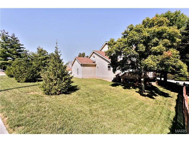 550 Oak Commons Dr, Ballwin, MO 63021 photo 35