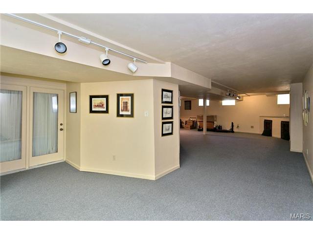 550 Oak Commons Dr, Ballwin, MO 63021 photo 29