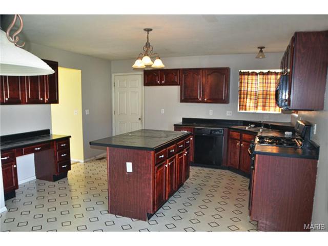 7 Chambers Ct, O'fallon, MO 63366 photo 4