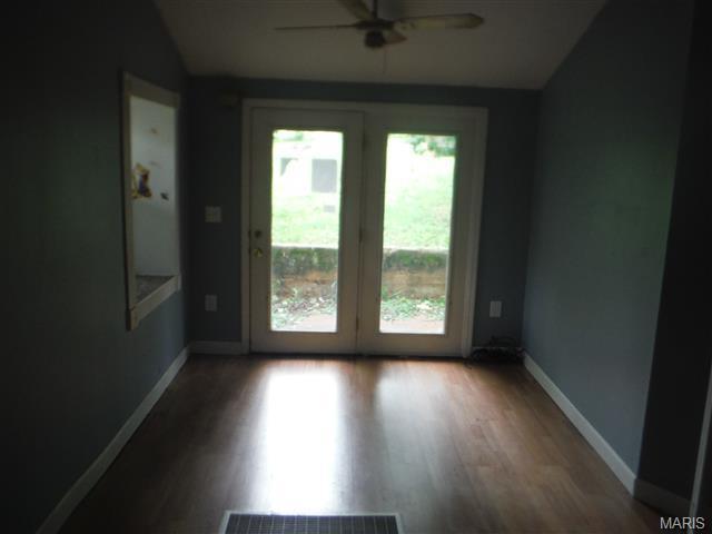 445 Hunt, Ballwin, MO 63021 photo 2