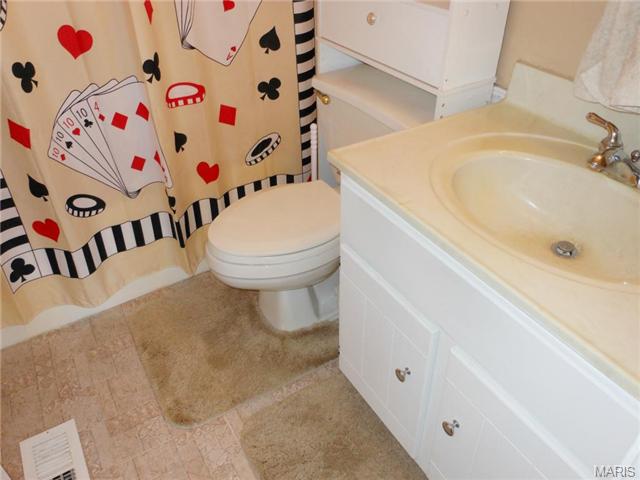 1330 Manuka Dr, O'fallon, MO 63366 photo 14