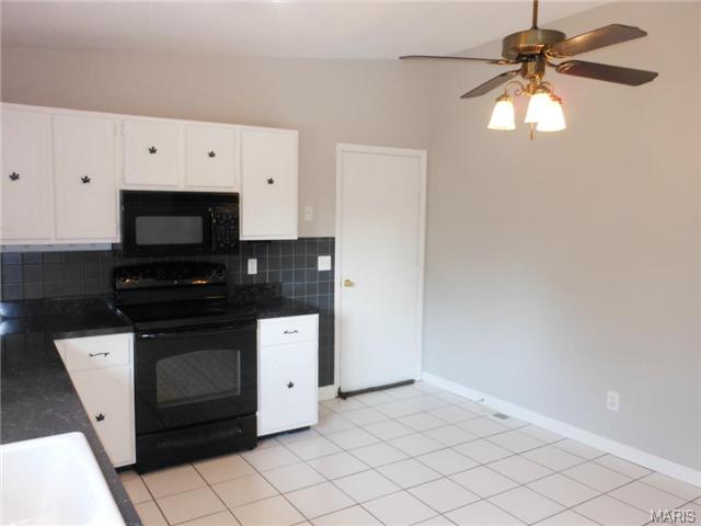 1330 Manuka Dr, O'fallon, MO 63366 photo 7