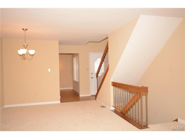 1722 Ridgeview Circle Dr, Ballwin, MO 63021 photo 8