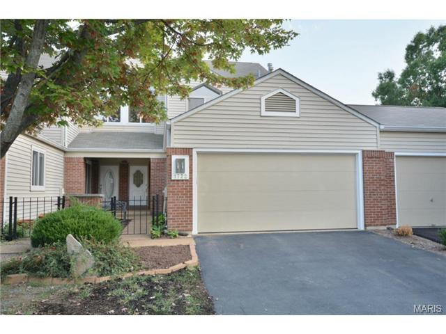 1722 Ridgeview Circle Dr, Ballwin, MO 63021 photo 2