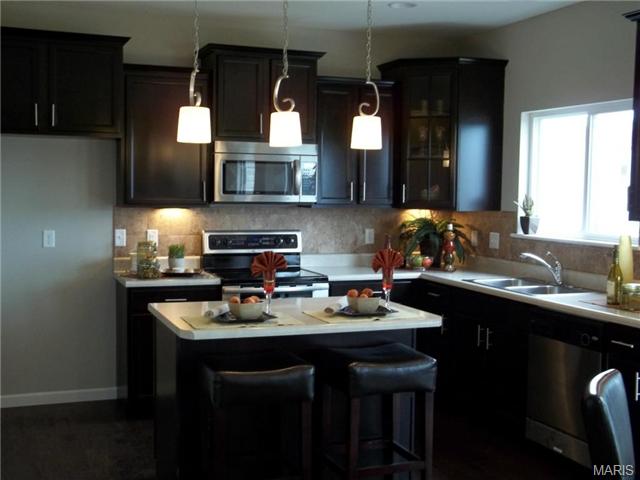 1000 Ashfield Ln, O'fallon, MO 63366 photo 3