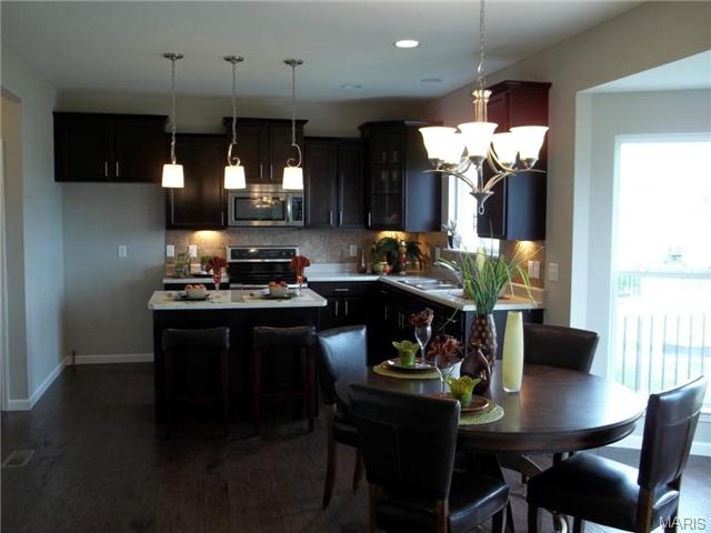 1000 Ashfield Ln, O'fallon, MO 63366 photo 2