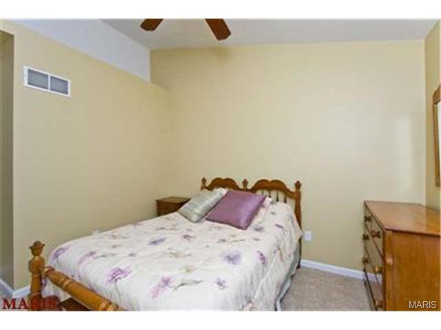 7 N Perry Dr, O'fallon, MO 63366 photo 32